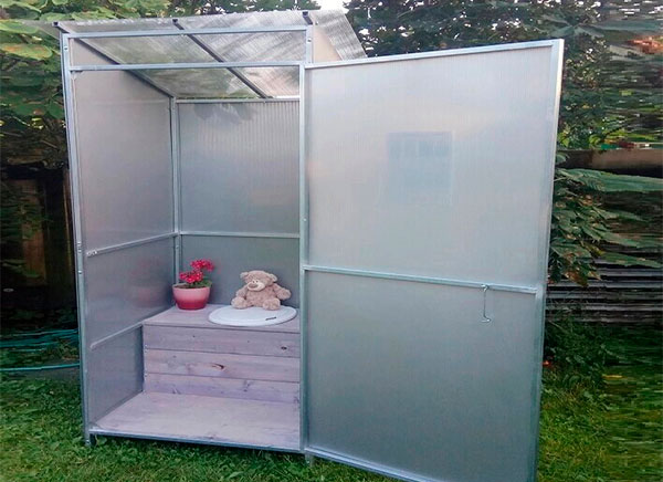 Туалет из поликарбоната