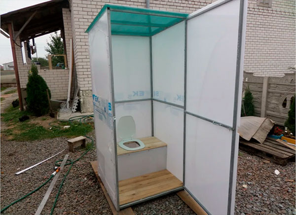 Туалет из поликарбоната