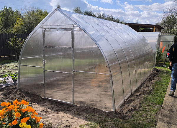 Теплица капелька