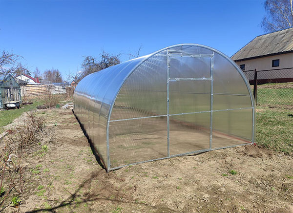 Прочная теплица Титан